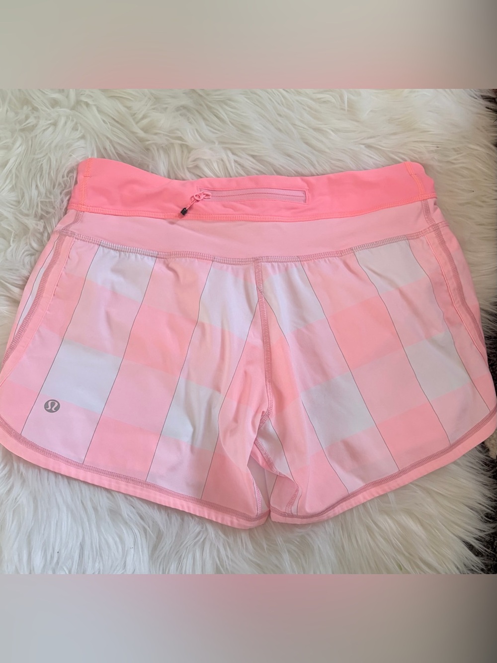 Lululemon Athletica Groovy Women's Pink Peach Gingham Running Shorts sz 4 - Picture 4 of 6
